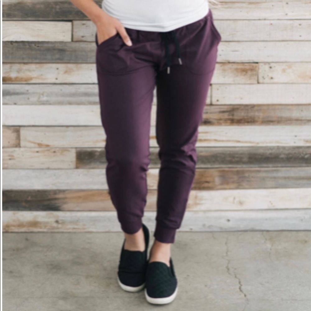 ZYIA Unwind joggers in plum. XXL💜